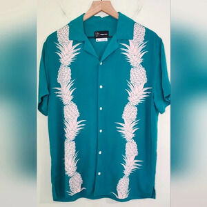 Original Use‎ Men's Camp Shirt Sz Medium Green Pineapple Print Hawaiian Tropical